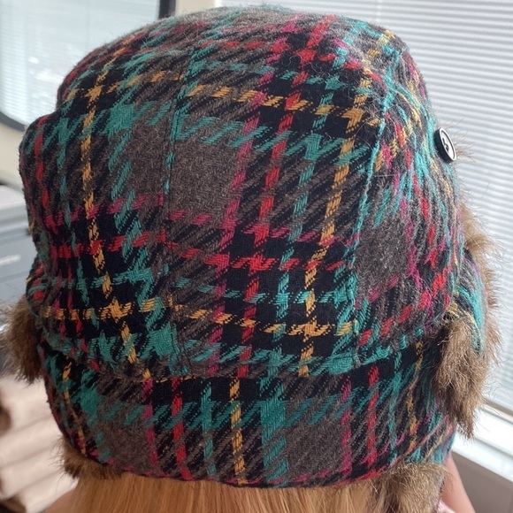 Claire’s - plaid Faux Fur Aviator Style Hat for women - Picture 6 of 14